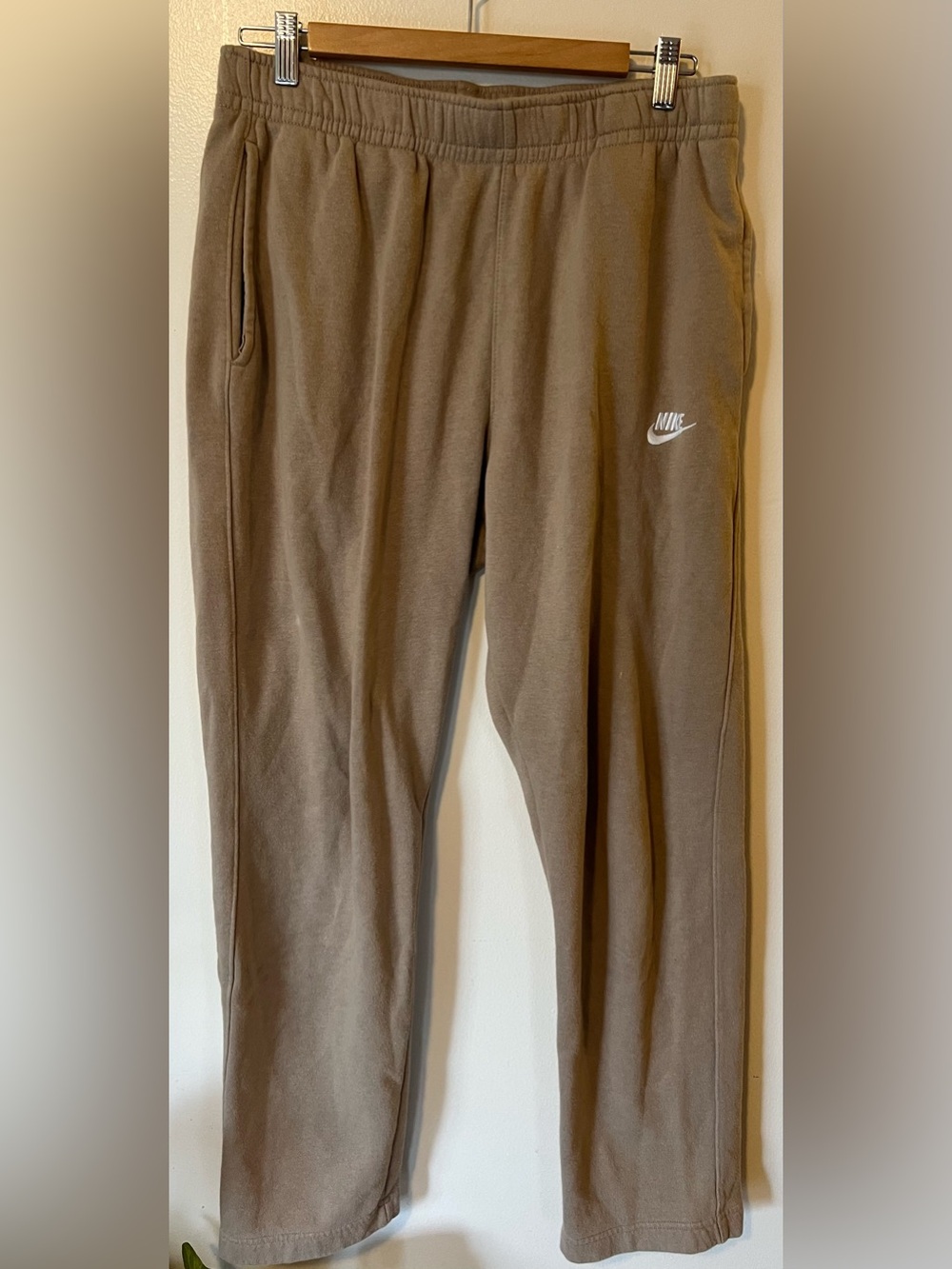 Nike Club Fleece open hem sweatpants in Mosswood Brown men’s large